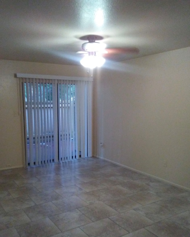 Building Photo - 2925 Winkler Ave