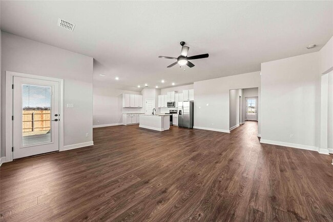 521 W Luna Blue Ln