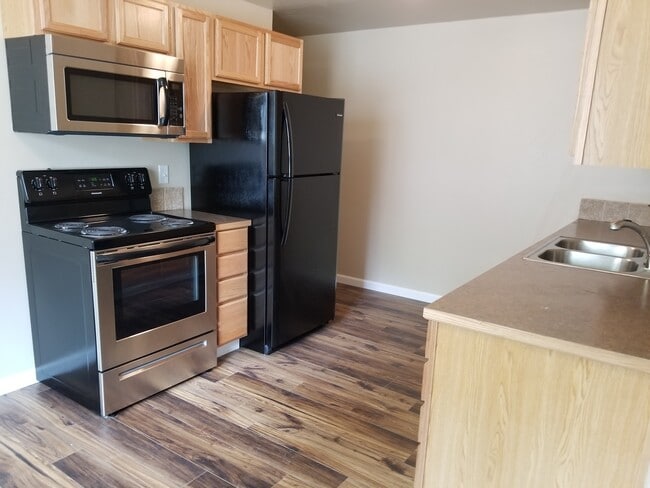 Building Photo - Spacious & Updated 3 bedrooms +large rec room 2 baths, landscaped Unit 2219 E. Central Ave