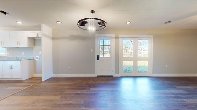 Photo - 603 Maple Way