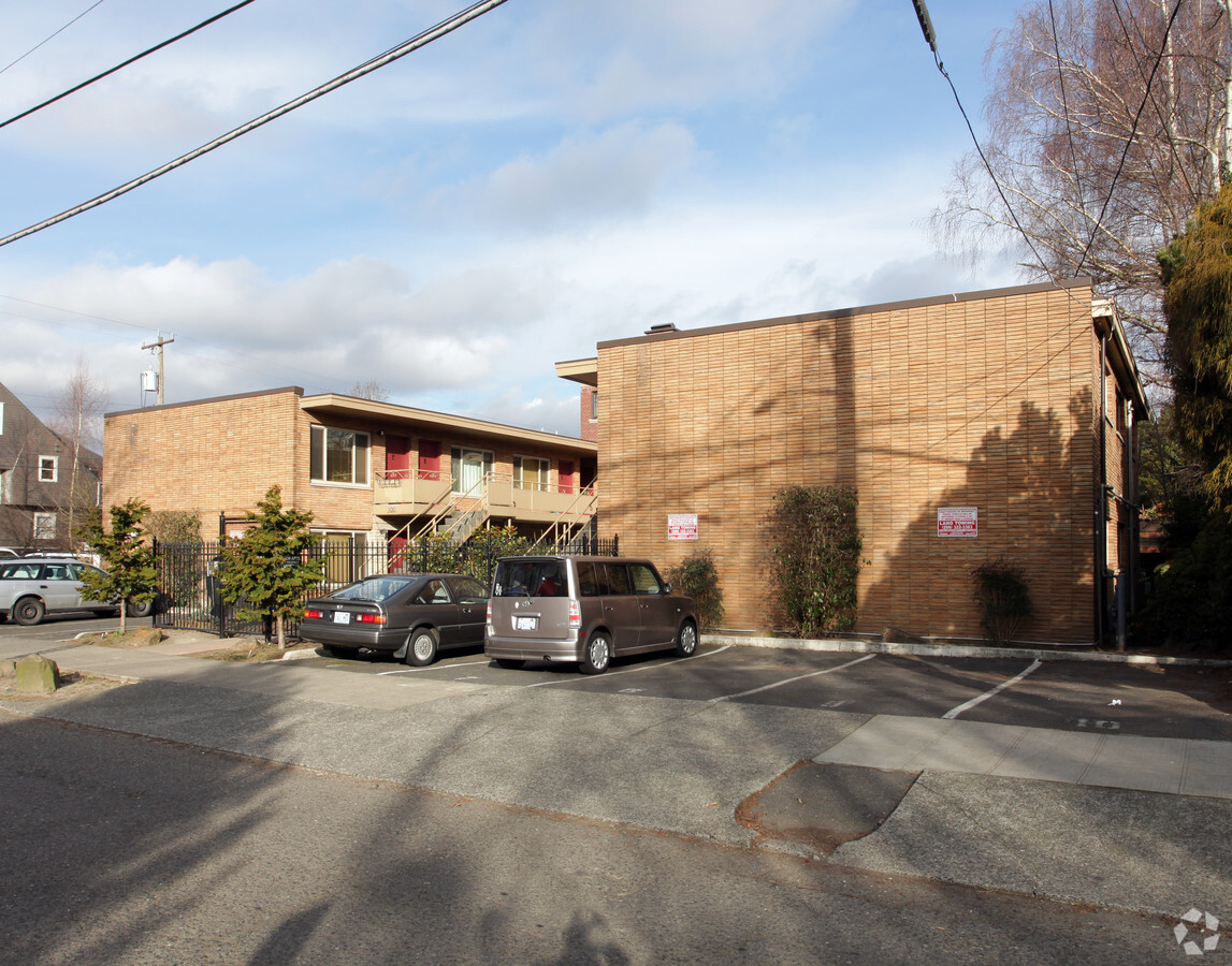 Adamson Apartments - Adamson Apartments