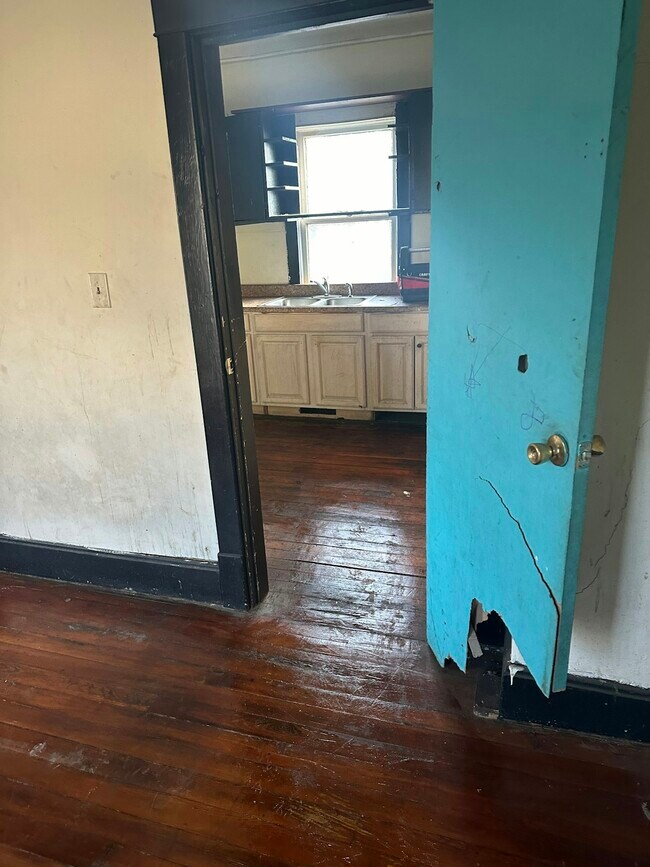 Photo - 2203 W Howett St