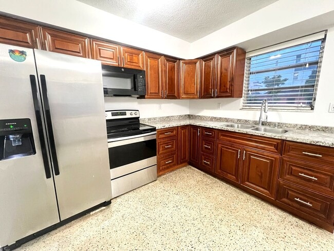 Photo - Classic Coral Way Charm- 3 bedroom Duplex Available!