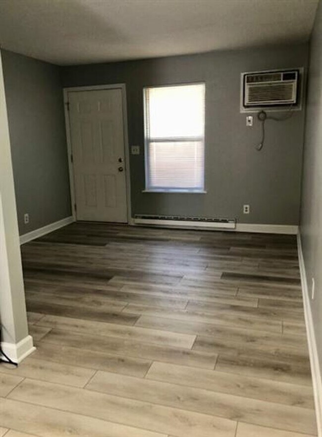 211 N Central
