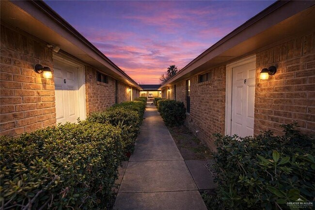 12 Gastel Cir Unidad F