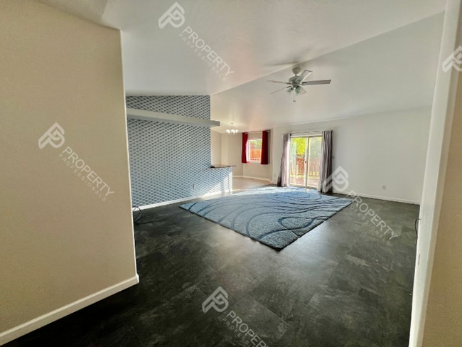 Photo - 358 Grullo Ln