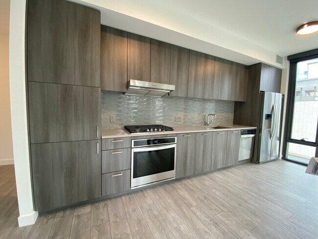 Photo - 737 W Randolph St Apartments Unit 519