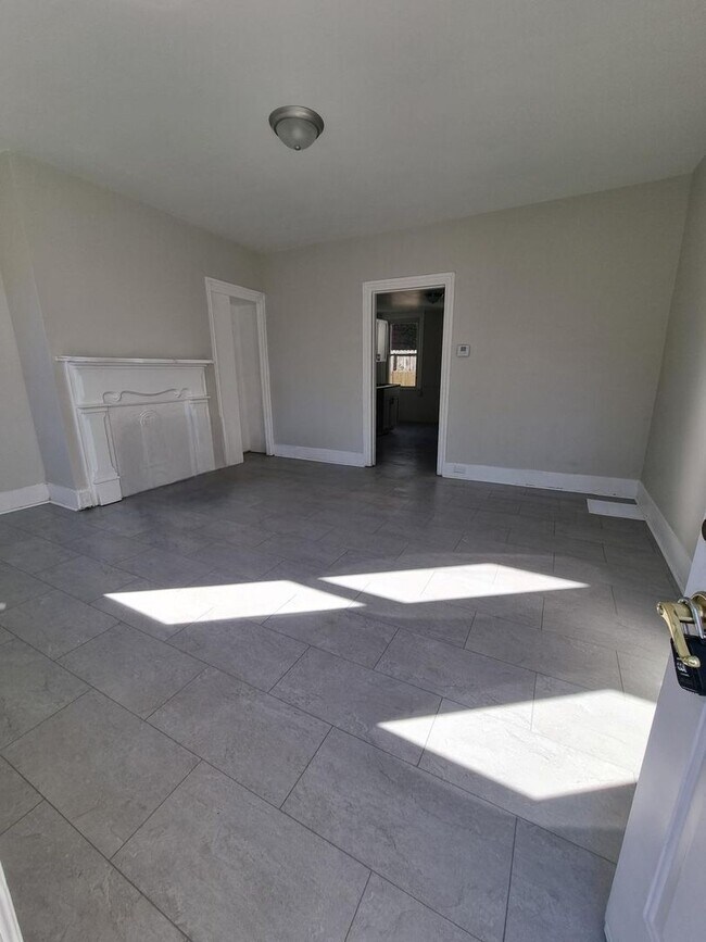 Photo - Newly Remodeled 2-Bed, 1-Bath Spacious Hou...