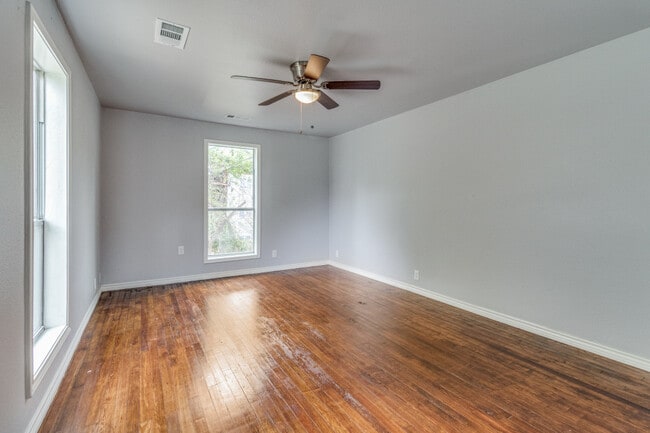 208 North Ave