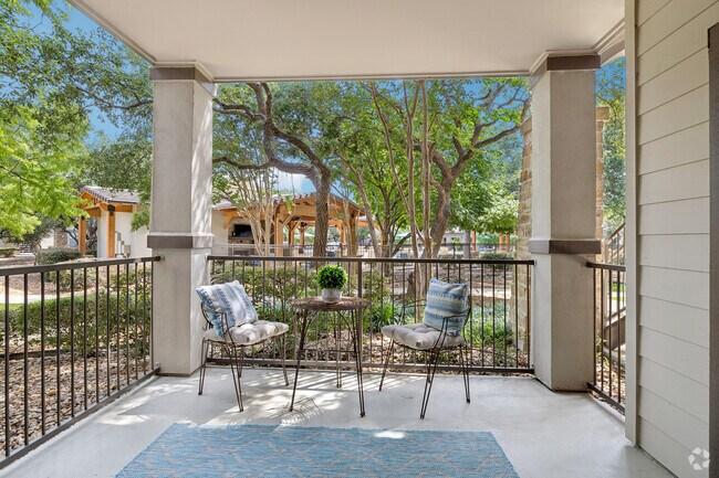 2BR, 2BA - 1,135SF - Patio