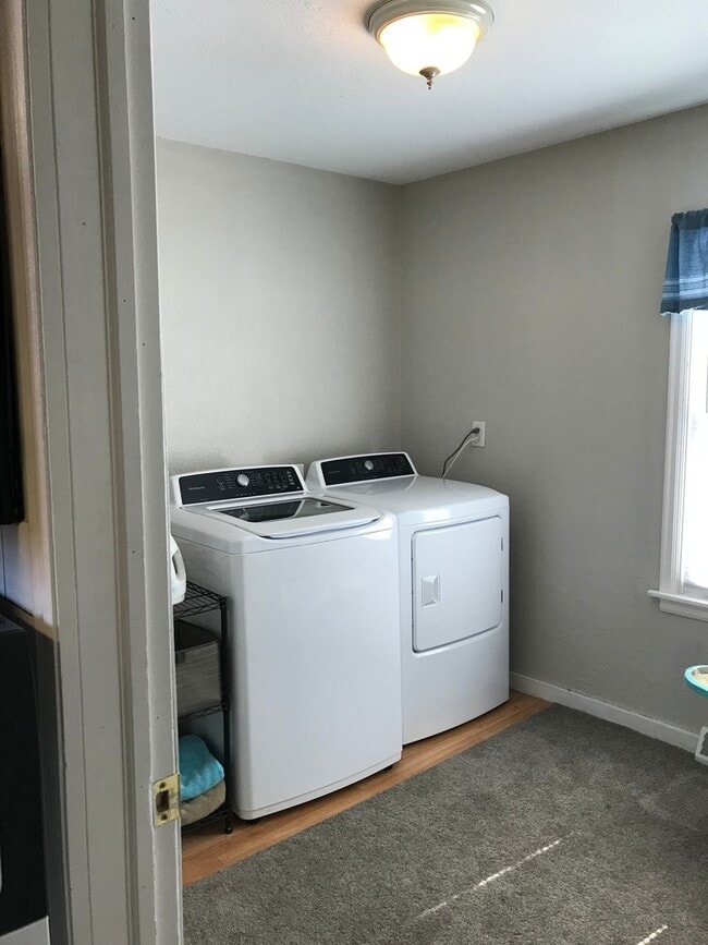 Photo - 3 Bedroom Single Family w/Garage & Large Yard