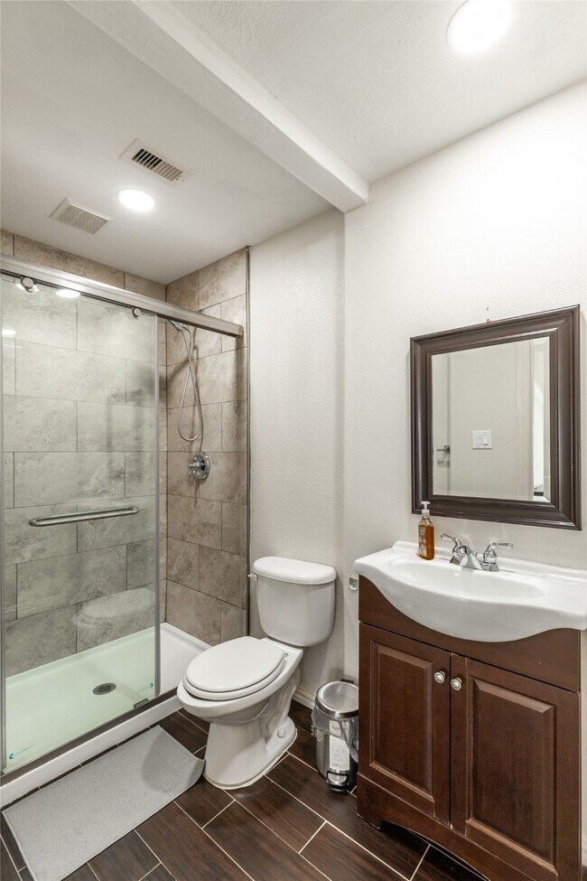 Photo - 2923 Royal Oaks Crest