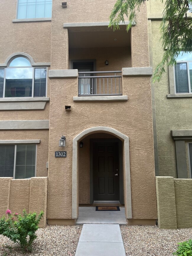 Photo - 2150 W Alameda Rd