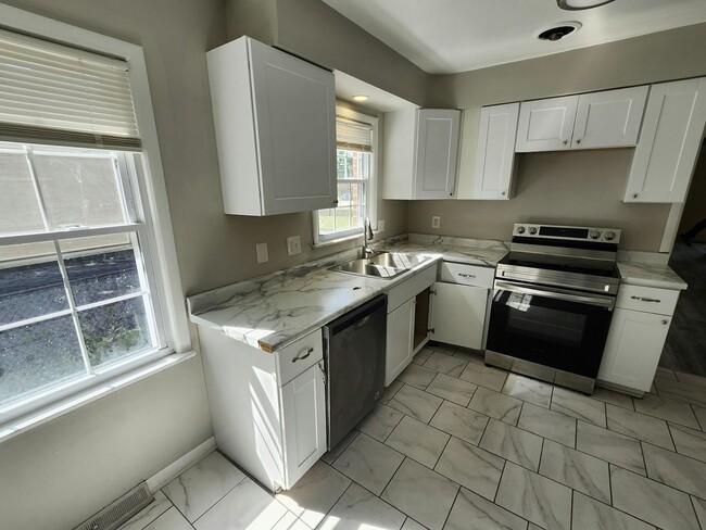 Photo - 18314 Chagrin Blvd