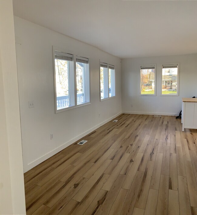 Photo - 126 E Susitna Ave