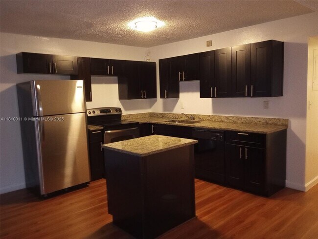 Photo - 5845 Blueberry Ct