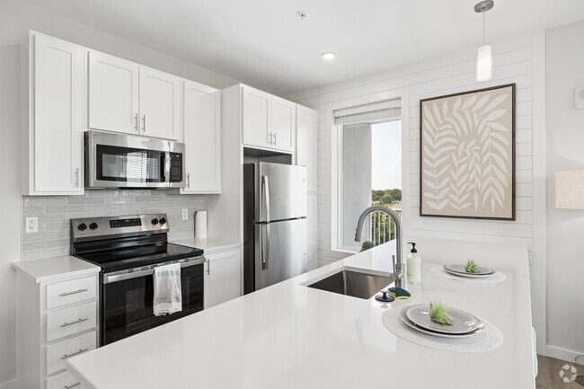 Luxe 2BR, 2BA - 1,290SF - Kitchen