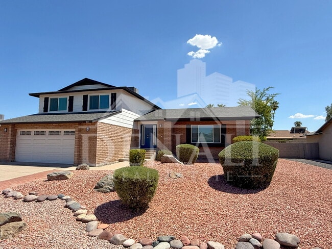 Photo - 811 E Chilton Dr