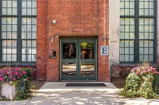 Photo - 170 Boulevard NE Unit E221