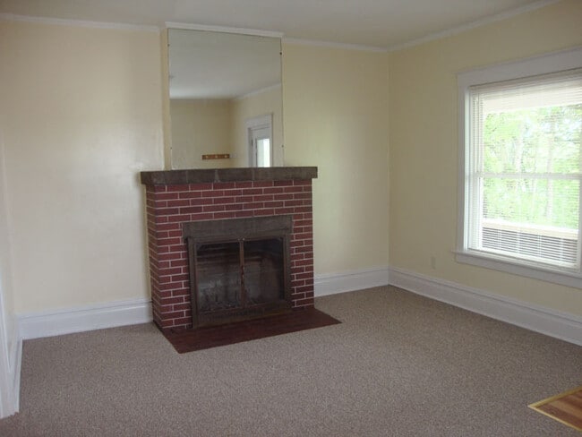 Fireplace (non-working) in Living Room. - 14 E Weber Ave Unit 14