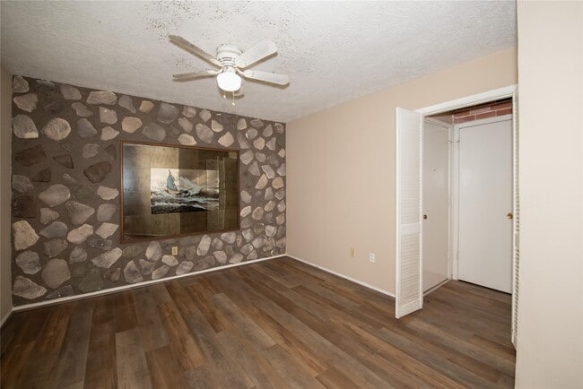 Photo - 16774 Glen Eagle Dr N