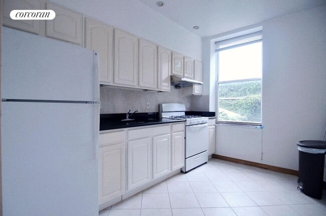 Photo - 11-51-51 44th Dr Apartment