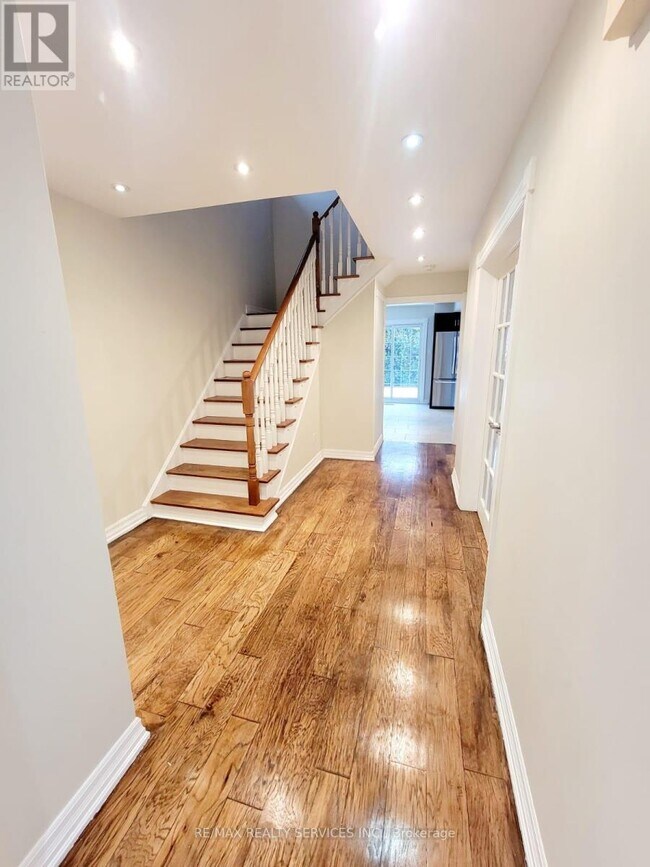 Photo - 15 Chipmunk Crescent