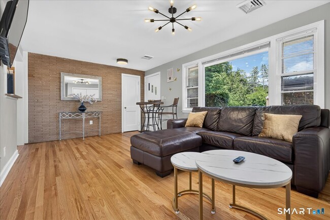 440 Evergreen Ave