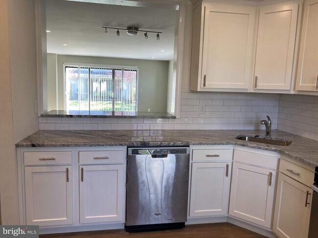 Photo - 14 Harris Ct