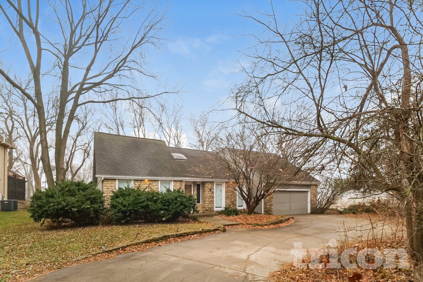 Photo - 1901 E Frontier Ln