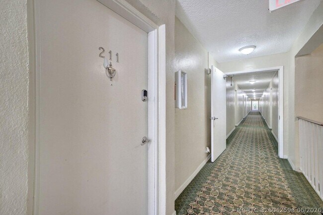 Photo - 2400 NE 33rd Ave Unit 211