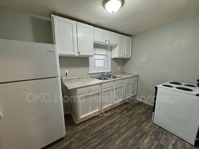 Photo - 1319 N Gatewood Ave Unit 2