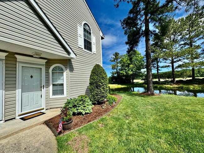 Available 06-15-25! End-Unit Condo w/2 Pri... - Available 06-15-25! End-Unit Condo w/2 Pri...