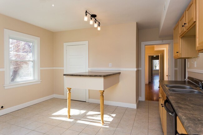 Photo - 412 W Marshall St Unit 2