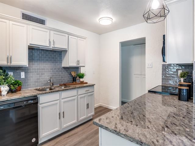 Photo - 134 W Way Dr