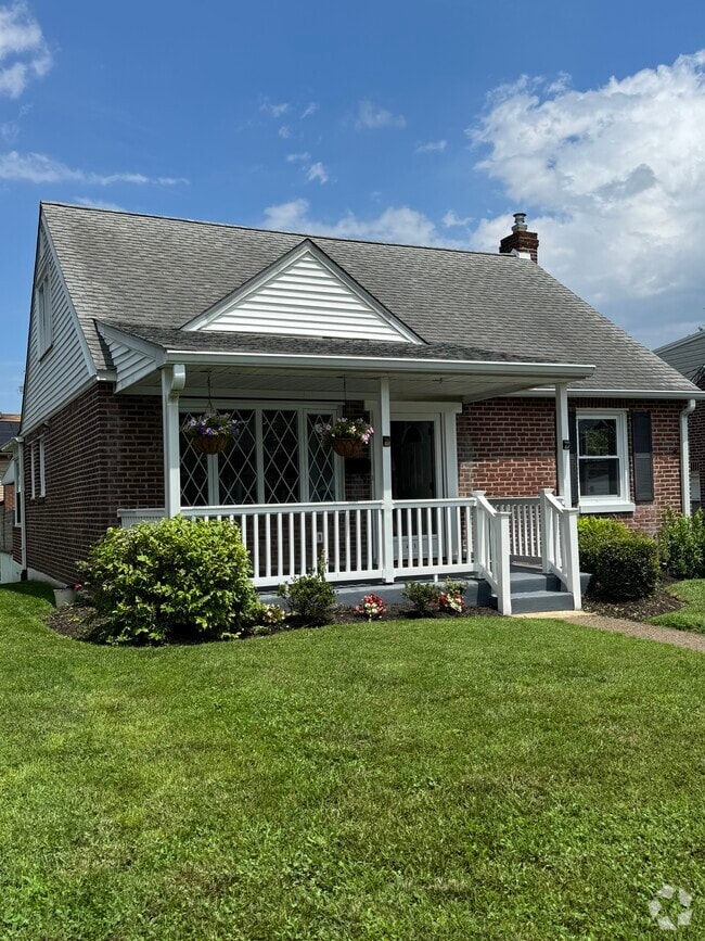 Building Photo - 421 Lawrence Rd Rental