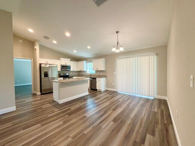 Photo - 210 Marion Oaks Ln