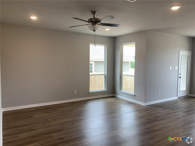 Building Photo - 1910 Holleman Dr Rental