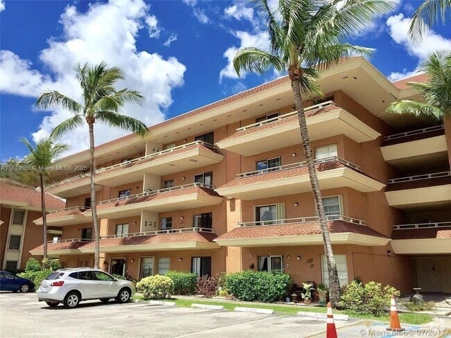 Building Photo - 17530 NW 68th Ave Unit C2001 Rental