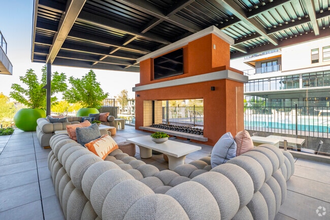 Outdoor dining, entertainment, and BBQ area - Soltra Kierland