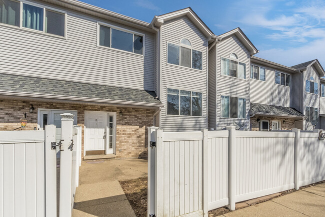 Photo - 452 Park Ridge Ln Townhome