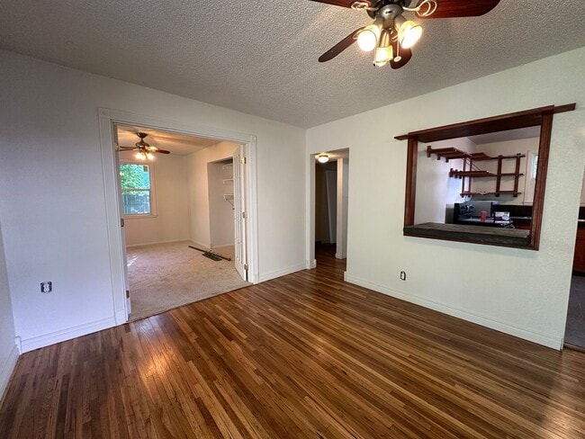 Photo - Charming 2 Bedroom, 1 Bath Finch Arboretum Area Home