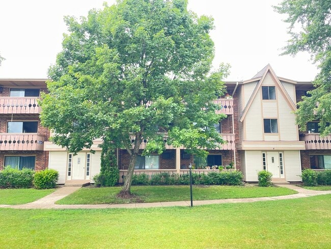 Building Photo - 4 Parkside Ct