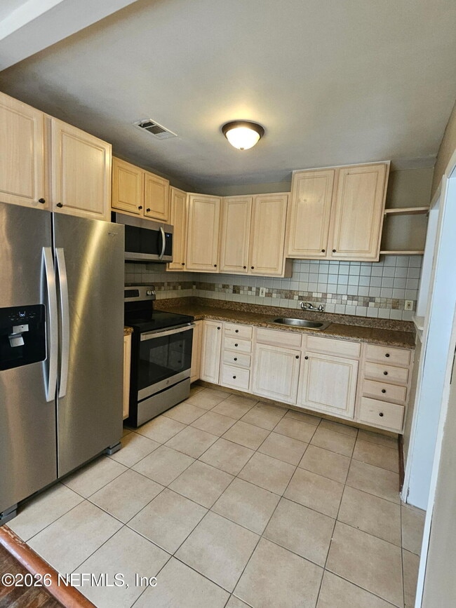 Photo - 1164 Maynard St