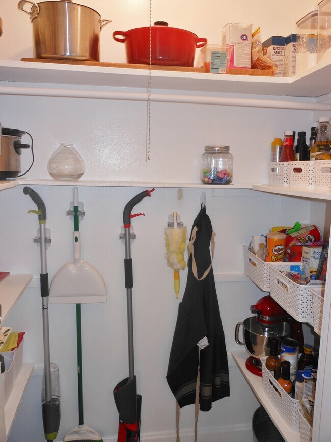 Photo - 7537 Parkdale Ave Unit 2