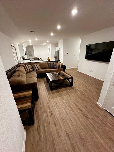 Photo - 2023 Foxtail Crk Ct