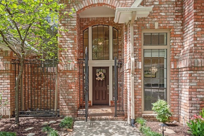 Photo - 3 Warbler Pl