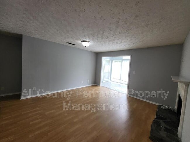 Photo - 1904 Country Park Dr