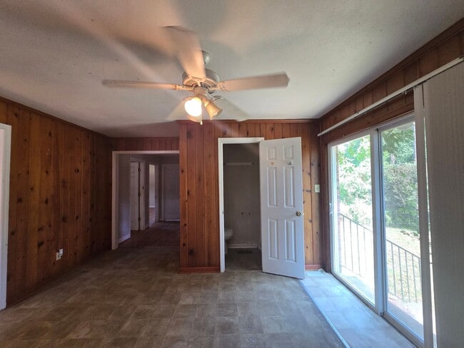 Photo - 5206 Shagbark Rd