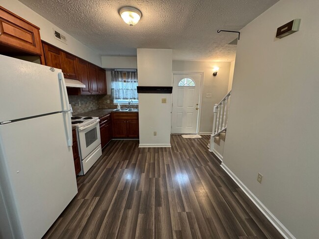 Photo - Myrtle Beach - 2 Bedroom / 1.5 Bathroom To...